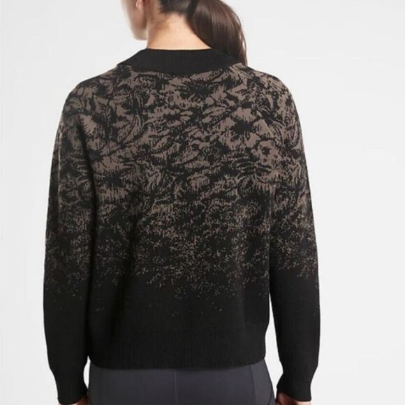 Athleta Women Jacquard Crew Sweater in Frosted Floral Black And Tan Extra Small - Picture 2 of 10
